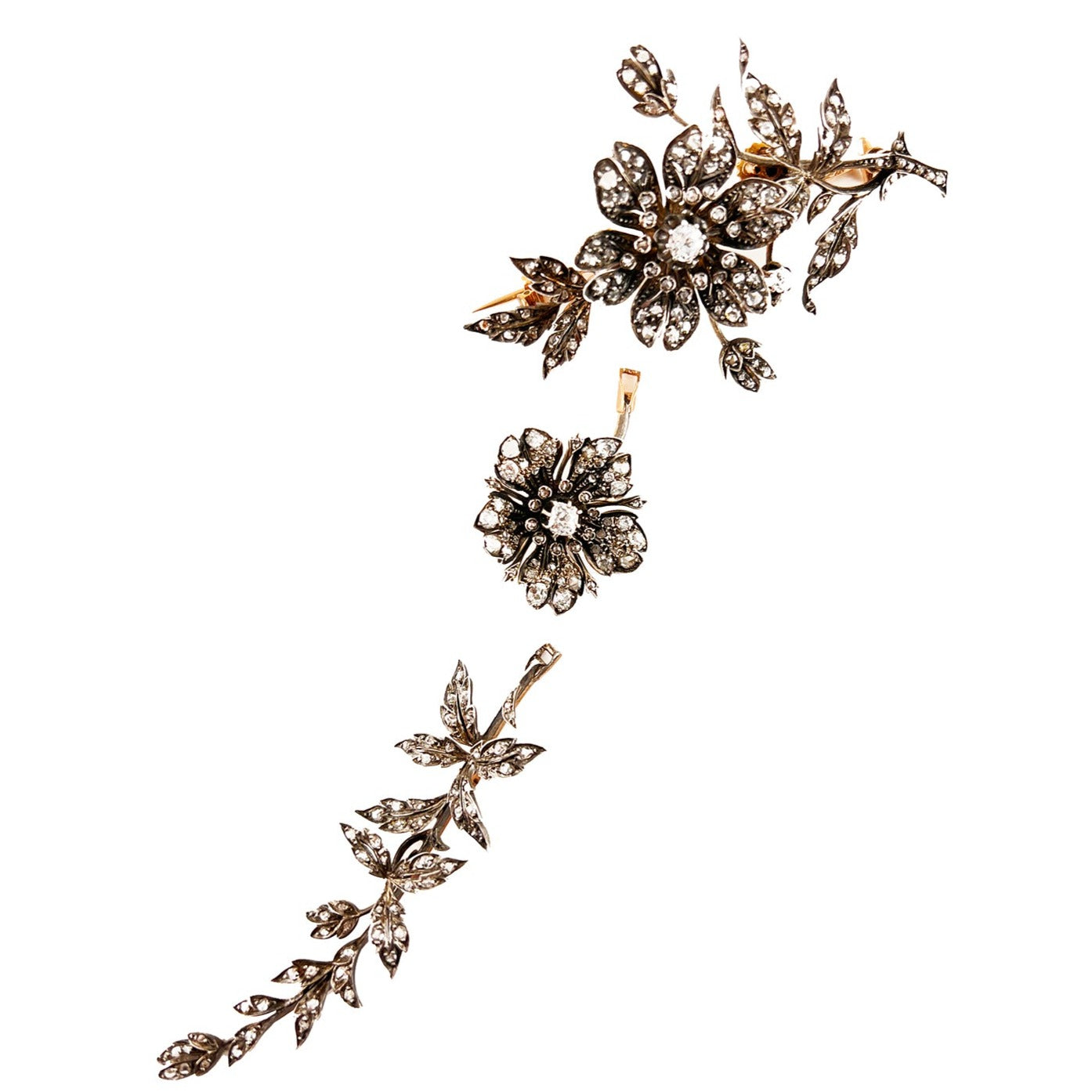 A XIX Century yellow gold and silver brooch with old-cut and rose-cut ...